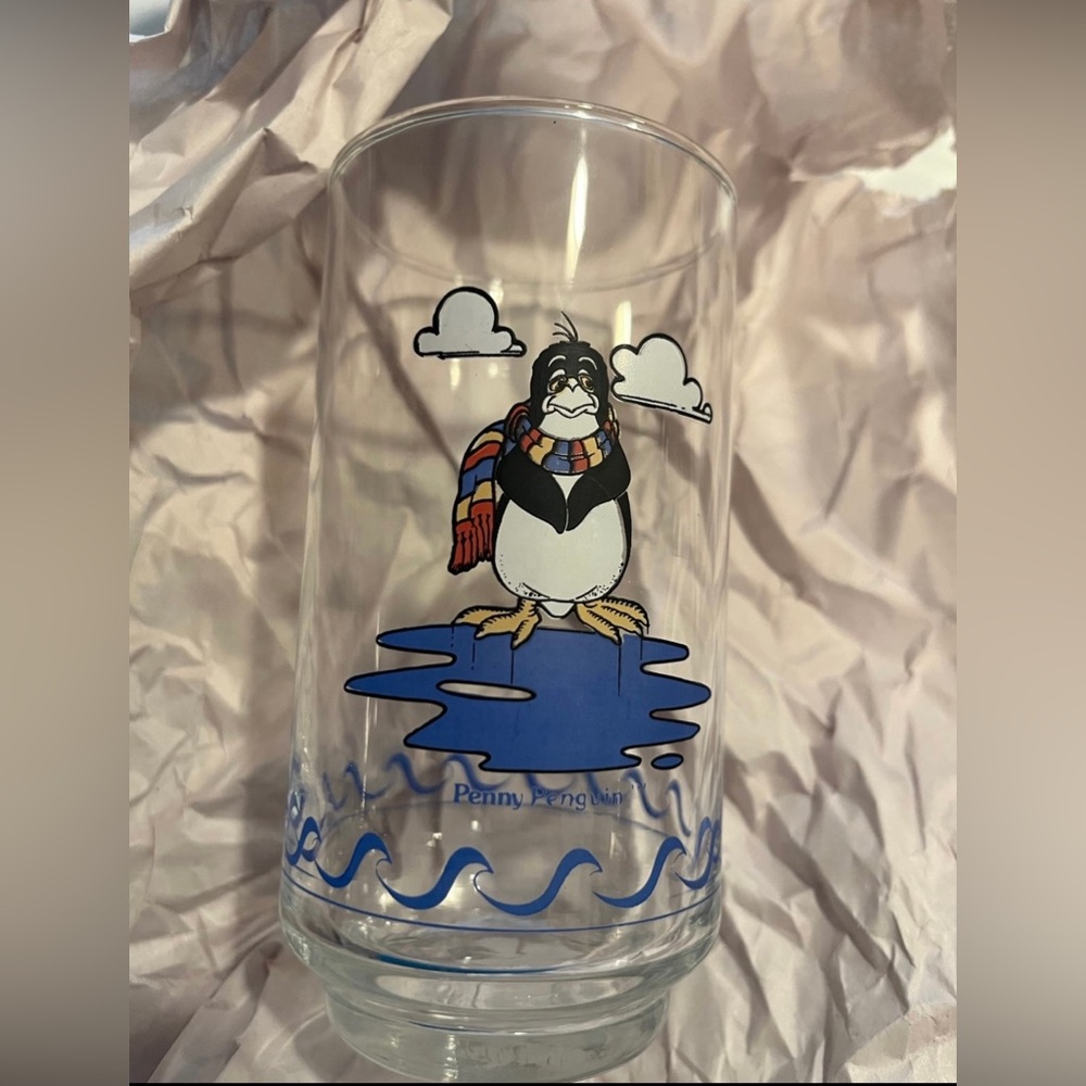 Seaworld Penny Penguin Collector Glass